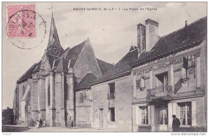 Neuvy-Le-Roi - La Place de l'Eglise