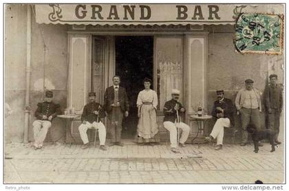 NIMES ? – Carte-photo, Grand Bar  - J.A. Bedouin, photo-Nimes (bouteille absinthe Pernod)