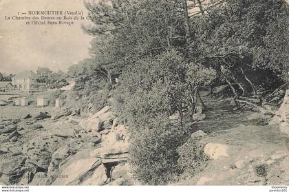 CPA Noirmoutier-La chambre des Dames au boise la chaise et l'hôtel Beau Rivage-1-Timbre      L2425