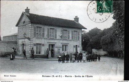 94, Noiseau, Mairie , sortie de l'ecole