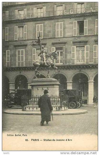 Dép 75 - Paris - Arrondissement: 01 - Statue de Jeanne d´Arc - Hôtel Regina - état