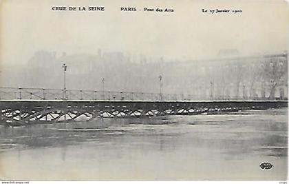 CPA Paris Crue de la Seine Pont des Arts le 17 Janvier 1910