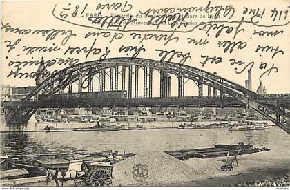 - paris -ref-C18- austerlitz - passerelle du metropolitain - gare de lyon - gares - peniche - travaux berges de seine -