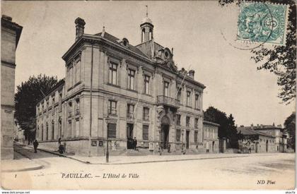 CPA PAUILLAC-L'Hotel de Ville (28476)