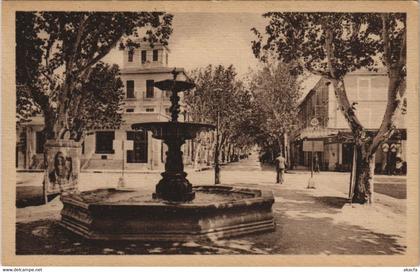 CPA PERTUIS La Fontaine Verte et le Cours de la Republique (1086533)