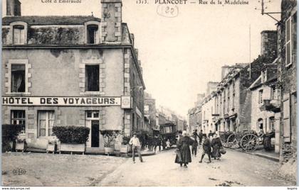 22 - PLANCOET --  Rue de la Madeleine