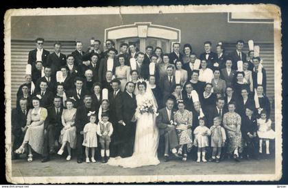 cpa carte photo du 29 mariage breton coiffe -- photographe J. Le Bourdon Plozevet   LANR60