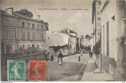 CPA Pons La rue des Aires