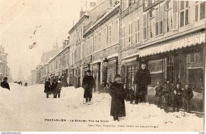 PONTARLIER LE GRAND RUE EN HIVER