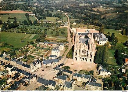 53 - Pontmain - La Basilique - Vue aérienne - CPM - Voir Scans Recto-Verso