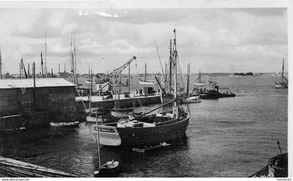 Port-Louis le Port Bateau René Robert