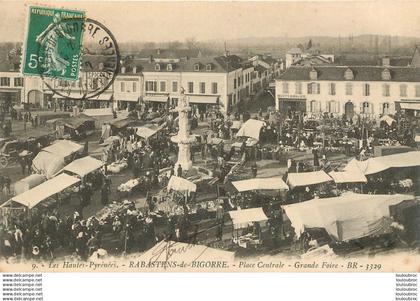 RABASTENS DE BIGORRE PLACE CENTRALE GRANDE FOIRE