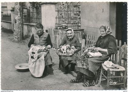 RETOURNAC - Dentellières du Pays