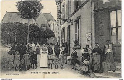 Reugny - Place de la Mairie