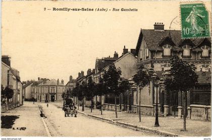 CPA ROMILLY-sur-SEINE - Rue Gambetta (71785)