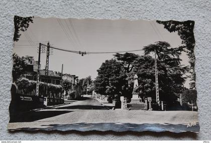 Cpsm 1960, Roquecourbe, place du monument aux morts et route de Labessonnié, Tarn 81