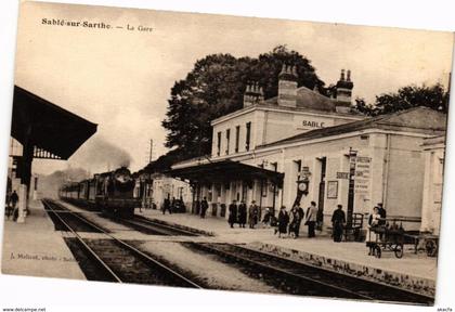 CPA SABLE-sur-SARTHE - La Gare (210207)