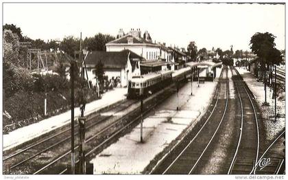 38/ SAINT ANDRE LE GAZ / LA GARE