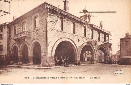 24-3118 : SAINT-DIDIER-EN-VELAY. LA HALLE