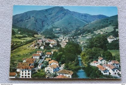 G875, Cpm 1975, Saint Etienne de Baigorry, vue générale aérienne, à droite le château Echaux, Pyrénées atlantiques 64