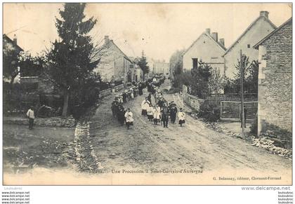 SAINT GERVAIS D'AUVERGNE UNE PROCESSION