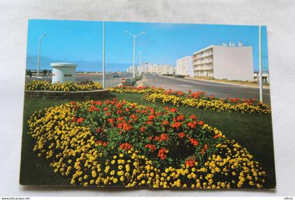 Cpm, Saint Jean de Monts , les parterres fleuris du remblai, Vendée 85