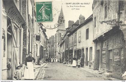 CPA Saint-Julien du Sault La Rue Notre-Dame