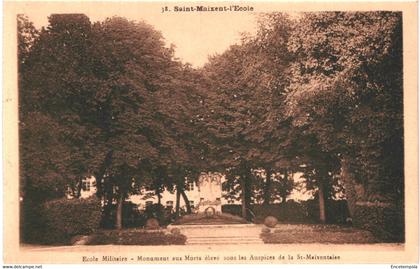 CPA-carte postale France Saint Maixent l'Ecole - Ecole militaire  Monument aux morts  VM44208