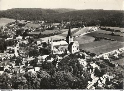 CPSM Saint-Martin de Boscherville vue générale sur l'Abbaye