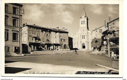 SAINT MARTIN DE VALAMAS - Place de l'Eglise