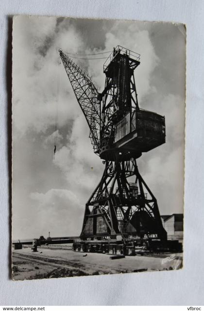 Cpm, Saint Nazaire, une forte grue, Loire atlantique 44