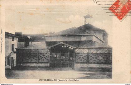 SAINTE HERMINE      LES HALLES