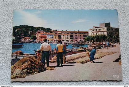 Cpm, Sanary sur mer, un coin du port, on prépare les filets, Var 83