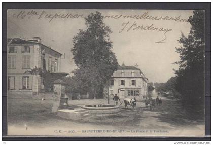 64 - Sauveterre-de-Béarn - La Place et la Fontaine - Vaches