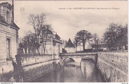 86 - SCORBE CLAIRVAUX - LES DOUVES DU CHATEAU