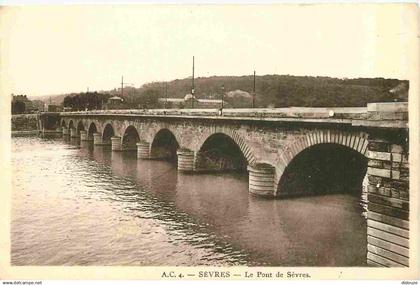 92 - Sevres - Le Pont de Sèvres - CPA - Voir Scans Recto-Verso