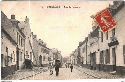 Carte Postale Ancienne de SOLESMES-Rue de L'Abbaye