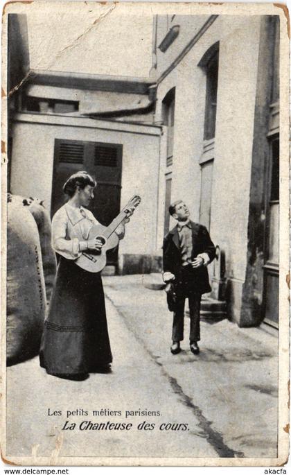 CPA Paris - Les petits métiers paris Chanteuse des cours (88290)