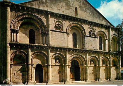 17 - Surgères - L'Eglise Notre-Dame - Façade romane du XIIe siècle - Flamme Postale de Surgères - CPM - Voir Scans Recto