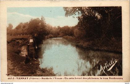 CPA TANNAY Bords de l'Yonne Un coin favori Nievre (100416)