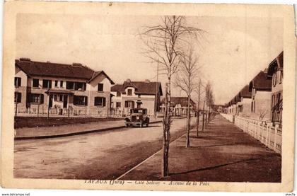 CPA TAVAUX - Avenue de la Pris - Cité Solvay (211698)