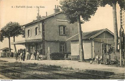 TAVAUX la gare