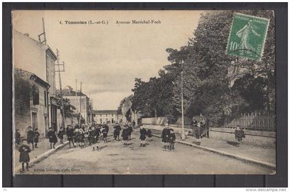 47 - Tonneins - Avenue Maréchal Foch - Trés animée