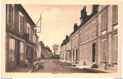 CPA-Carte Postale France-Toucy- Rue Arrault   VM44103+