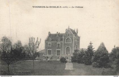 toussus le noble * vue sur le château du village