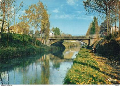 93 Tremblay les Gonesse Tremblay en France CPM le canal de l' Ourcq