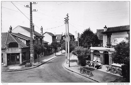 TREMBLAY-en-FRANCE - VERT-GALANT - Vue Panoramique, Avenue de la Gare - Restaurant "Albert" - Société des Vins de France