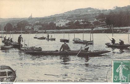 78 YVELINES Pêcheurs en barque sur la Seine à TRIEL