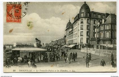 CPA - Carte Postale - France - Trouville - Le Trouville Palace et les Planches - 1922 ( CP4230 )