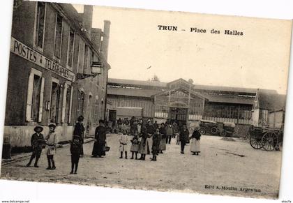 CPA TRUN - Place des Halles (250132)